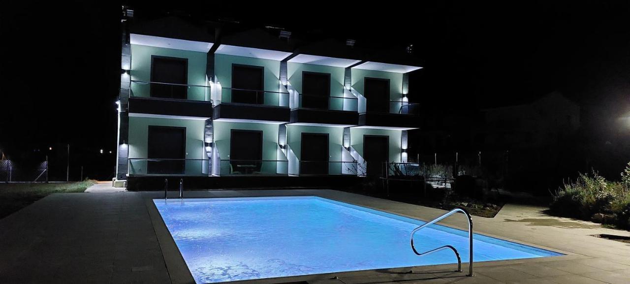 Paramithi Luxury Apartments Nikiti  Dış mekan fotoğraf